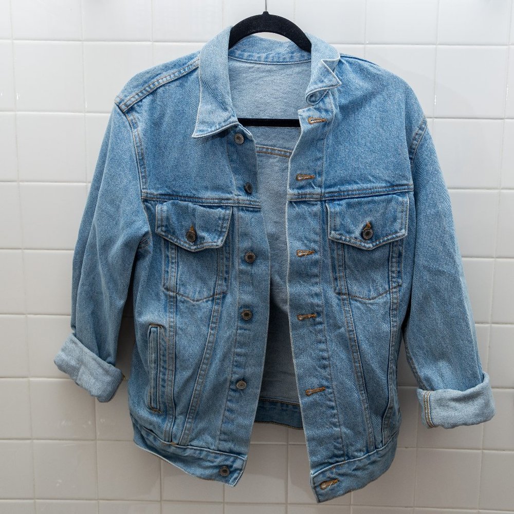 VINTAGE Light Wash Jean Jacket